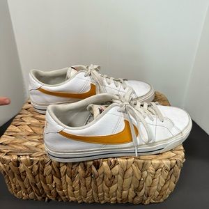 Men’s Nike Court Legacy white/yellow/black. size 13